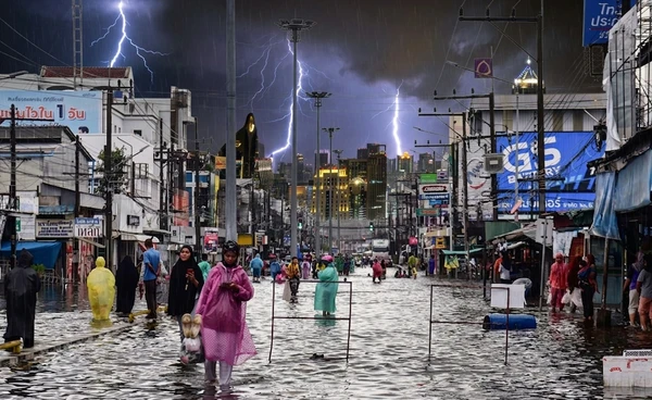 ฝนตกหนัก! เปิดรายชื่อ 43 จังหวัด ระวังน้ำท่วม-ดินถล่ม 28 มิ.ย.-3 ก.ค.นี้