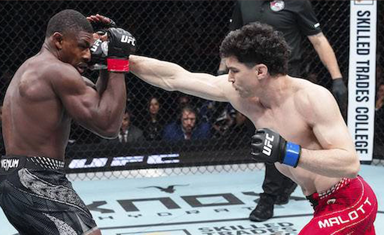 มาล็อตต์หวดบัคลีย์หลับยก 2 วางเป้าหมายขอล่าแชมป์ UFC