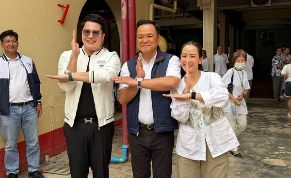 “อนุทิน” ลุยตลาดเมืองระนอง​ช่วยหาเสียงชู "คนละครึ่งพลัส - แลนด์บริดจ์"