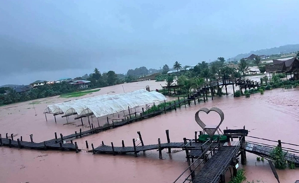 “น่าน” วิกฤตประกาศภัยพิบัติ ฝนถล่ม-น้ำป่าหลาก เร่งช่วยคนติดค้างในบ้าน