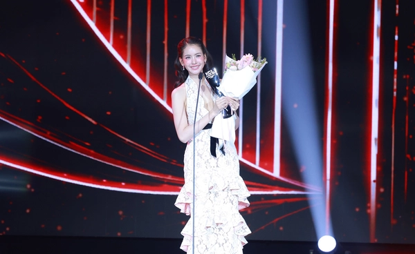 สรุปผลรางวัล "คมชัดลึก อวอร์ด ครั้งที่ 22" ศิลปิน-นักแสดงร่วมงานคับคั่ง