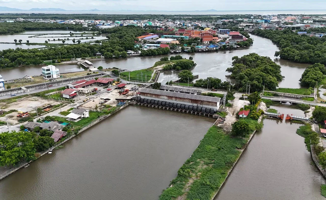 ปภ. เตือนฝนตกหนักบางพื้นที่ จับตาน้ำทะเลหนุน 27 - 31 ต.ค.