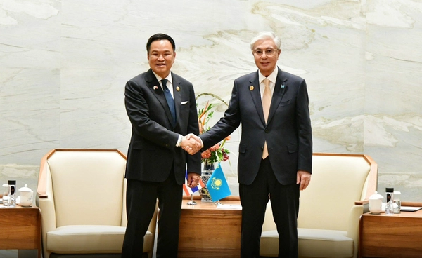 นายกฯ หารือ ปธน. คาซัคสถาน  ชูไทยประตูสู่อาเซียน  เร่งการค้า-ลงทุนเชื่อมเอเชียกลาง
