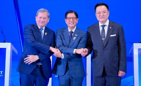 “อนุทิน” พบ “ฮุน มาเน็ต” ย้ำไทยเดินหน้าสันติภาพบนพื้นฐานเจรจาและความไว้วางใจ