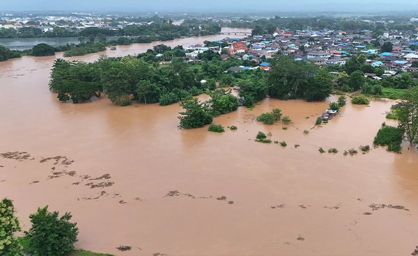 เตือนภัย “เรนบอมบ์” ฝนตกหนักแช่ในช่วงสั้นๆ “น่าน” เจอ 415 มม. ใน 24 ชม.