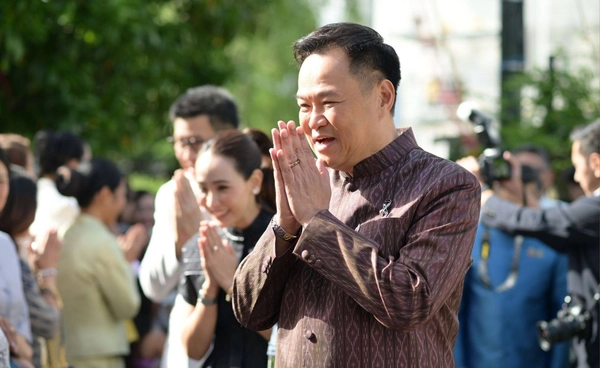 "อนุทิน" นำคณะ 4 รองนายกฯ พบชุมชนไทยในฝรั่งเศส ยันปกป้องอธิปไตย-เตรียมอัดฉีด "ไทยช่วยไทย พลัส" มิ.ย. นี้
