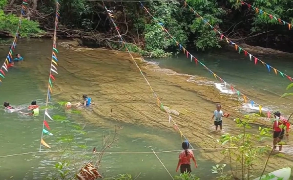 "น้ำตกสวนป่าเวฬุวัน"แลนด์มาร์กใหม่น้ำใสไหลผ่านวัด  | เรื่องดีดีทั่วไทย | 6-5-69