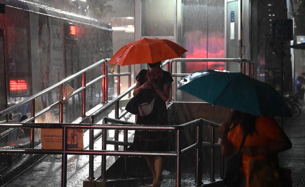 51 จังหวัด เช็กด่วน! อุตุฯ เตือนฉบับ 3 วันนี้ "ฝนตกหนักถึงหนักมาก" 