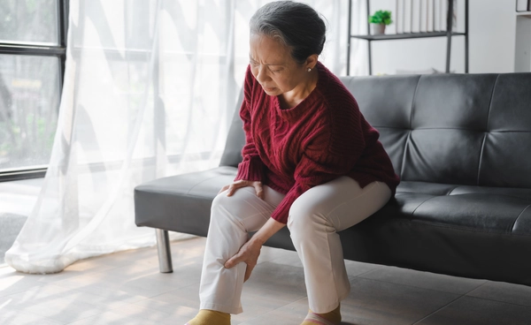 "ผ่าตัดเปลี่ยนข้อเข่าเทียมทั้งสองข้าง"ในผู้สูงอายุวัย 89 ปี สำเร็จ! ช่วยให้ผู้ป่วยให้กลับมาเดินได้อีกครั้ง