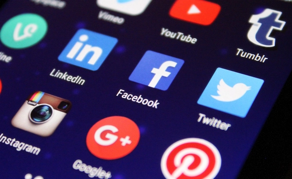 ผู้ใช้งาน "Facebook" จำนวนมากพบเห็นคลิปโป๊ Live อนาจารเต็มหน้าฟีดโดยไม่มีการปิดกั้น