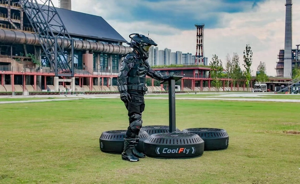 จีนทำ “โดรนบินแบบยืนขับ” อากาศยาน “eVTOL” สุดล้ำที่ให้เรายืนบิน