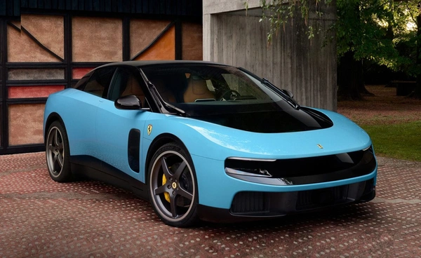 Ferrari เปลี่ยนหัวหน้าการตลาด หลัง Luce เจอกระแสลบ หุ้นร่วง 8%