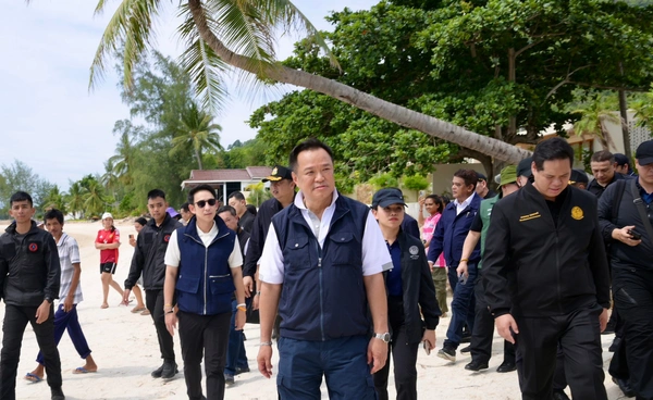 “อนุทิน” ลุยเกาะพะงัน สั่งจัดระเบียบธุรกิจต่างชาติผิดกฎหมาย ย้ำต้องแก้ให้เกลี้ยง ทำต้นแบบ Sandbox ทั่วไทย