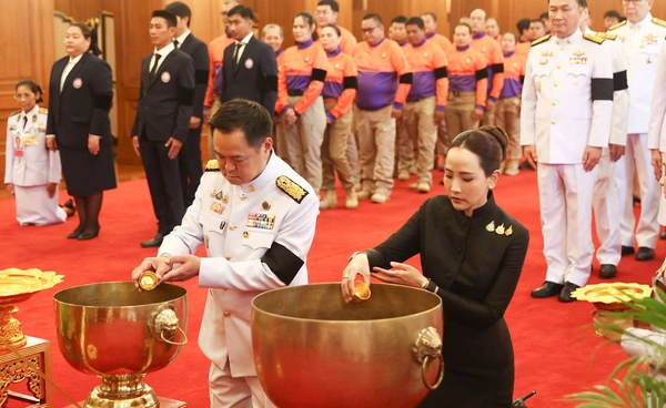 นายกฯ นำครม. ถวายน้ำสรงพระศพสมเด็จพระเจ้าลูกเธอ เจ้าฟ้าพัชรกิติยาภาฯ