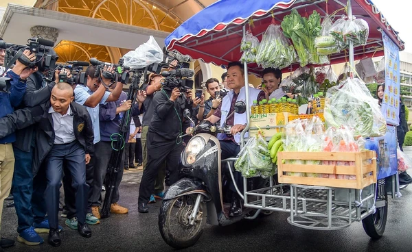 "อนุทิน-ศุภจี" เปิดโครงการ รถพุ่มพวงไทยช่วยไทย เริ่มวิ่ง 15 พฤษภาคม 2569 นี้ กระจายขายสินค้าราคาประหยัดเข้าถึงชุมชน