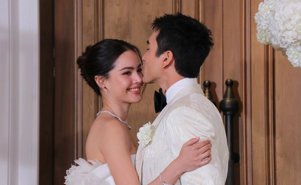 รวมภาพโมเมนท์แห่งปี! “ญาญ่า-ณเดชน์” ฉลองมงคลสมรส ณ โรงแรมดุสิตธานี อย่างอบอุ่น