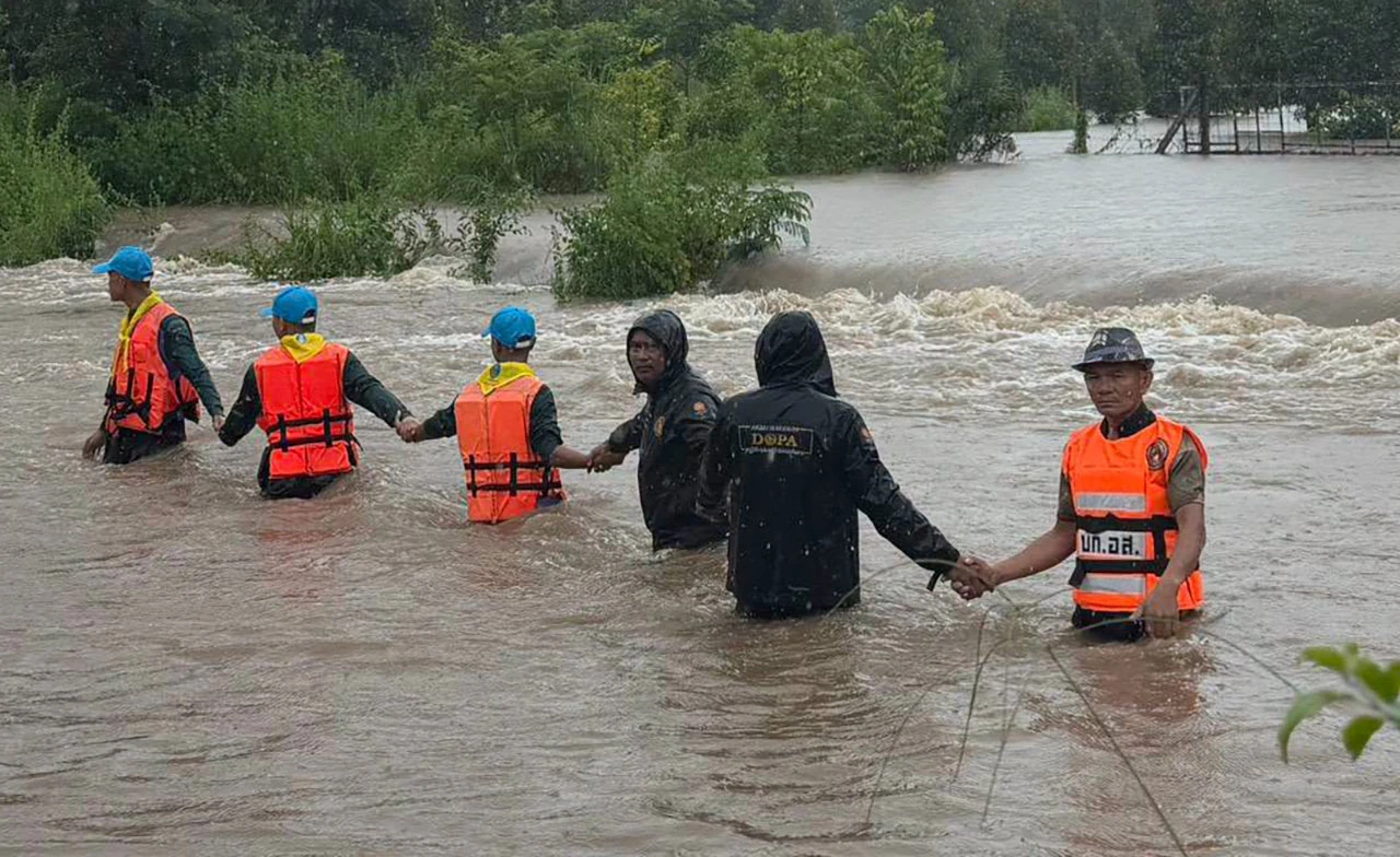เจาะสถานการณ์น้ำท่วม ภาคกลาง-ตะวันออกวิกฤต รับมือฝน - มวลน้ำป่าเขาใหญ่
