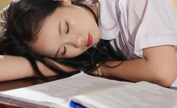 นอนไม่ตรงเวลา เสี่ยงสมองเสื่อม 