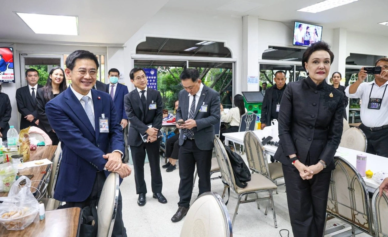 "ศุภจี" ควง "ปลัด-ว่าที่ปลัดพาณิชย์" พบสื่อทำเนียบฯ เมินกระแสวิพากษ์