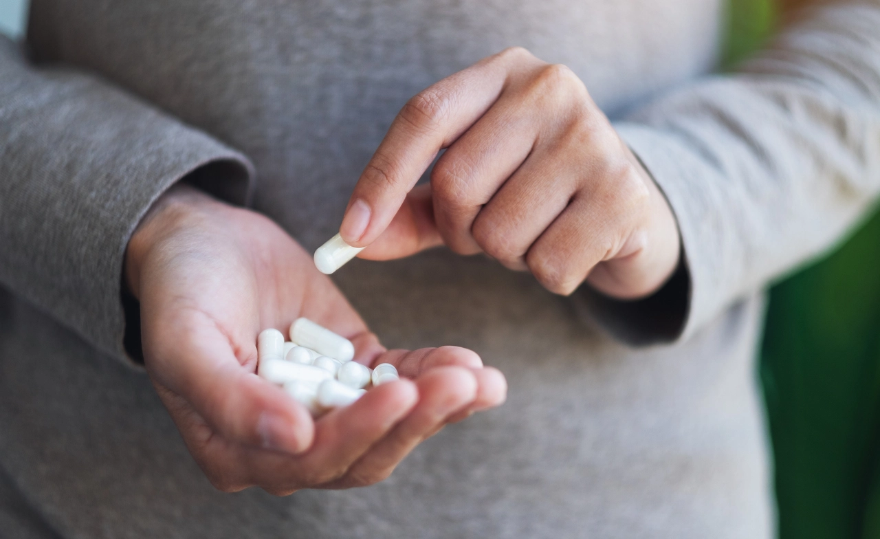 งานวิจัยล่าสุดชี้ "Clozapine" ยาที่มีในไทยมานาน อาจช่วยลดอัตราการเสียชีวิตจากการ "ปลิดชีพตัวเอง" ได้ถึง 27%