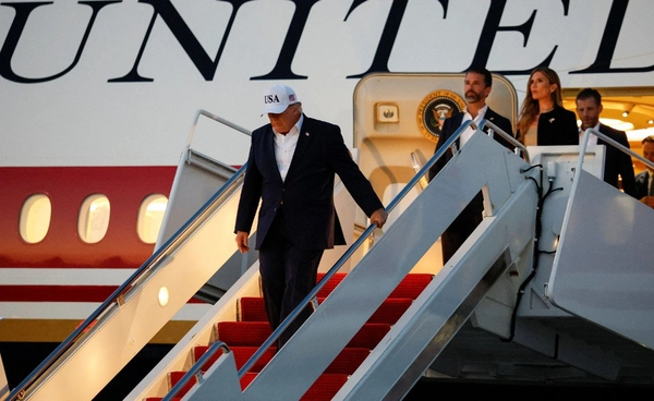 ทรัมป์ตื่นเต้นโดยสาร Air Force One ลำใหม่ กล่าวนี่คือ “เครื่องบินที่ดีที่สุด”