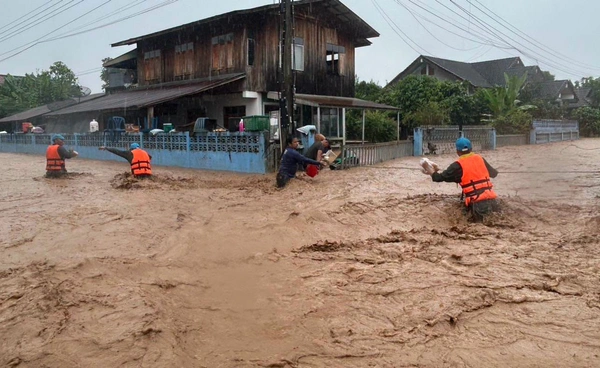 รับมือวิกฤตน้ำท่วมน่าน ตั้งศูนย์บัญชาการ 24 ชั่วโมง เร่งช่วยเหลือ-แจ้งเตือน-อพยพ