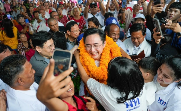 ”ยศชนัน“ หาเสียงเมืองคอน ขอโอกาสเพื่อไทยดูแลคนใต้