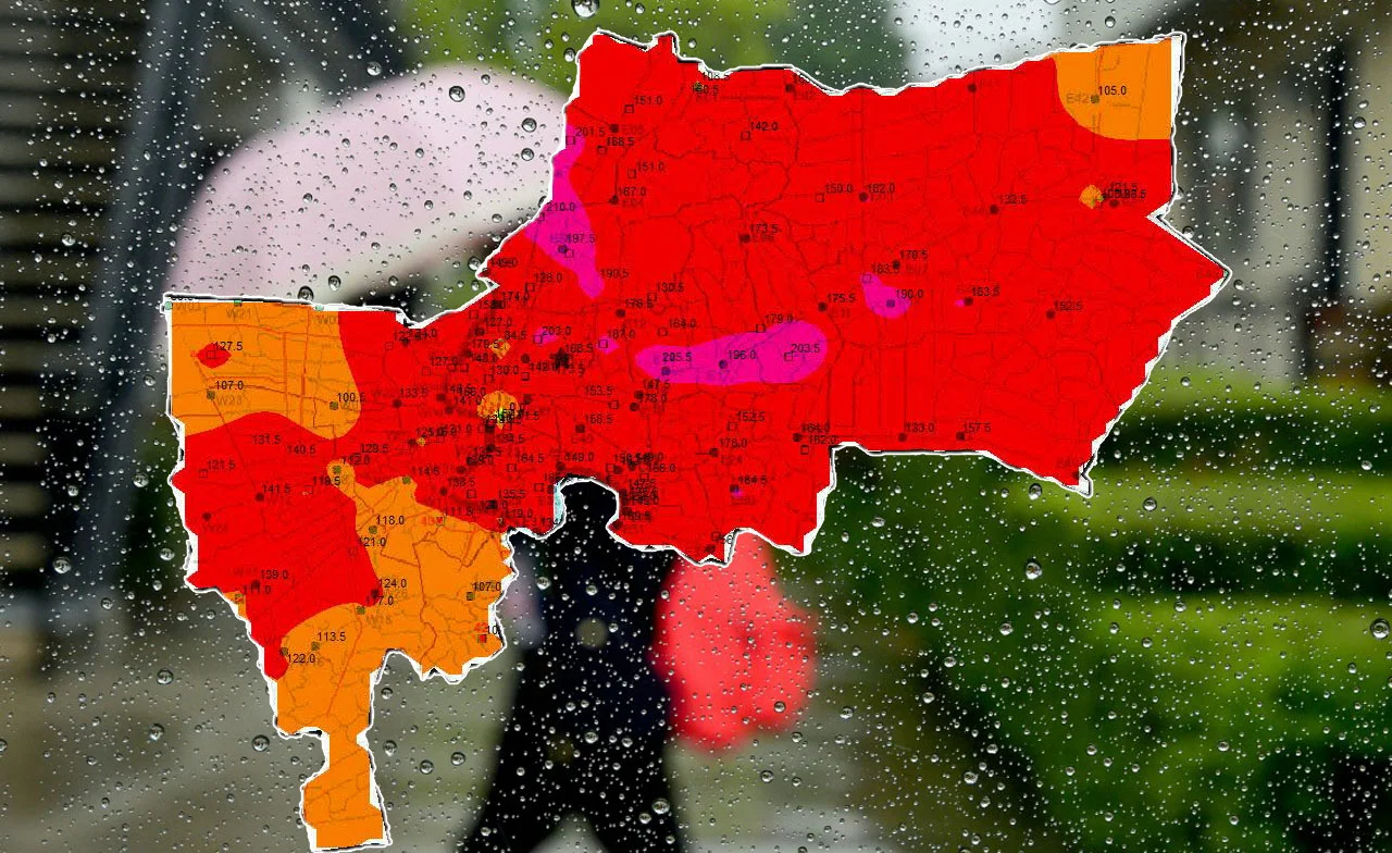 กทม. รับมือฝนตกสะสม 48 ชั่วโมง ปริมาณฝนใกล้ 300 มม. แนะประชาชนตั้งหลักอยู่บ้าน