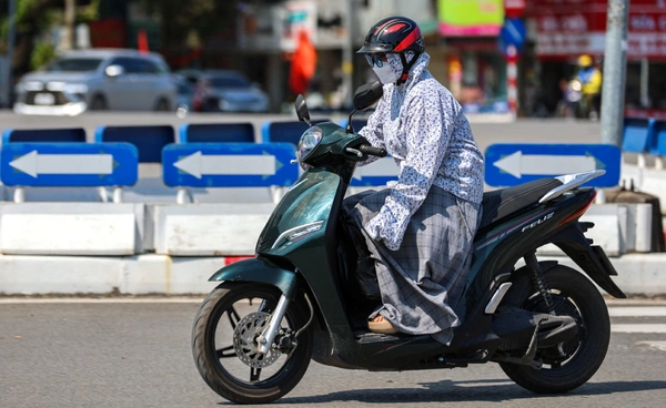 ฮานอยเดือดทะลุ 50°C คนทำงานกลางแจ้งโอด  “เหมือนหายใจไม่ออก”
