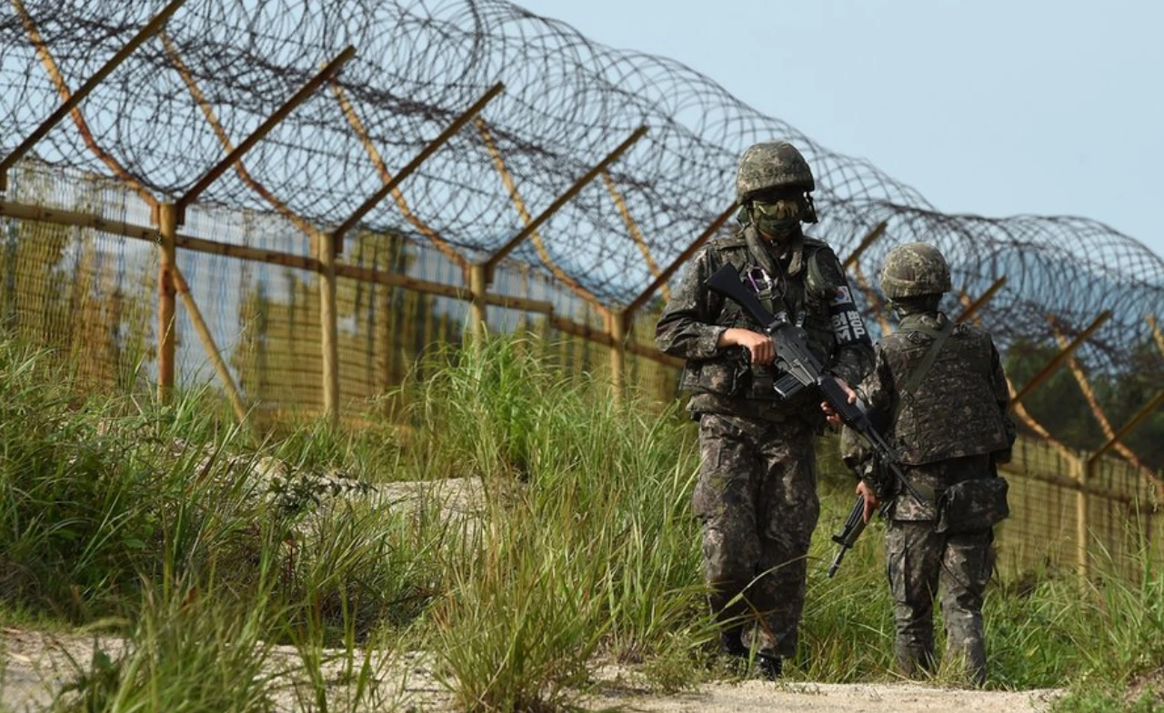เกาหลีใต้พบทุ่นระเบิดที่ DMZ อีกครั้ง เชื่อเกาหลีเหนือเสริมแนวป้องกันชายแดน
