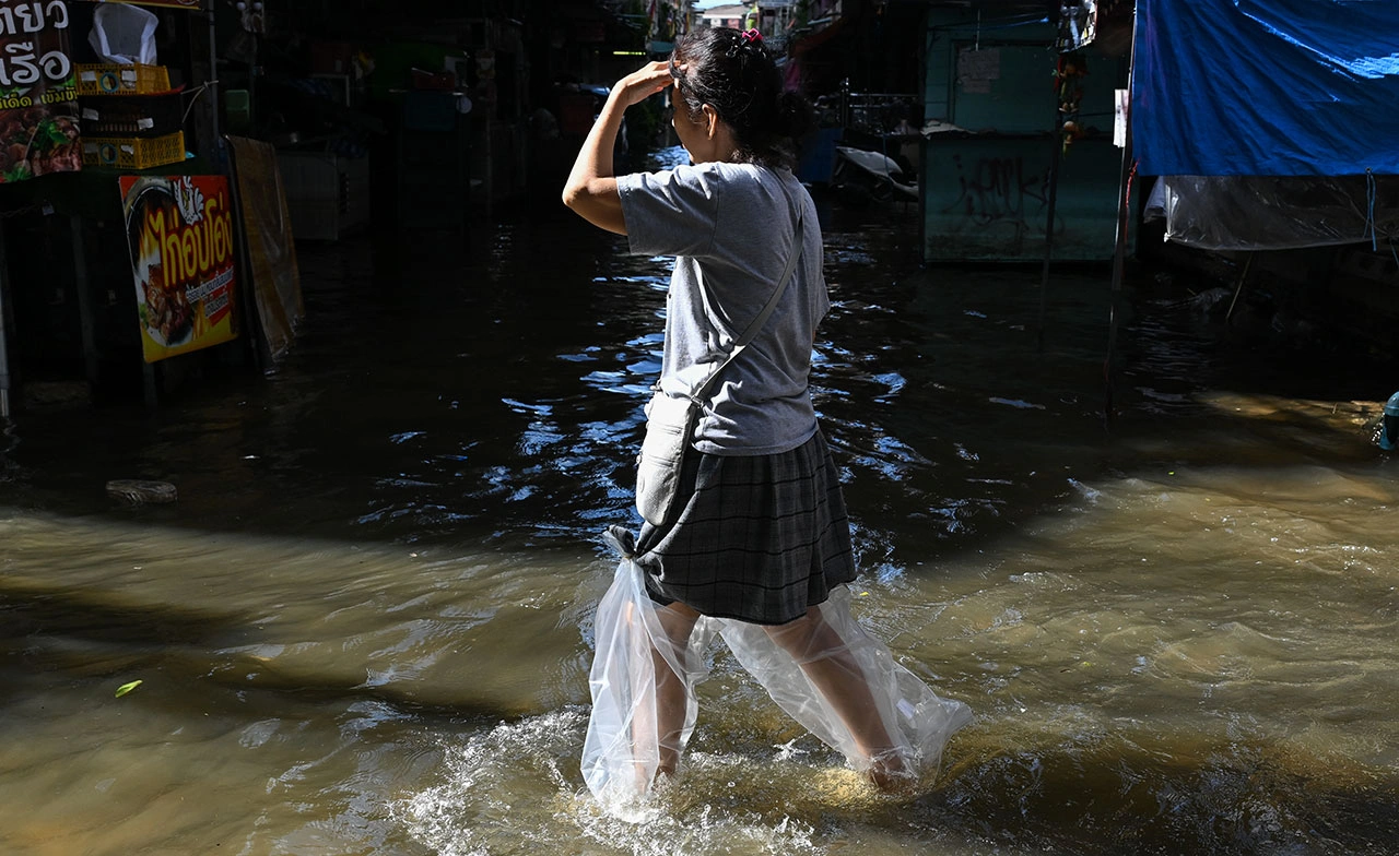 น้ำท่วมยังยืดเยื้อ 17 จังหวัด กระทบ 1.09 ล้านคน “อยุธยา” หนักสุด