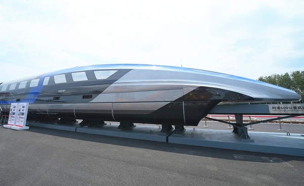 รถไฟแม่เหล็กไฟฟ้า (Maglev) เจนใหม่ของจีน ... เครื่องบินยังอาย ( ตอน 2 )