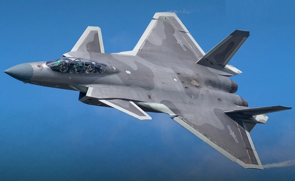 จีนเร่งพัฒนา J-20 เปิดสายการผลิตอัตโนมัติเต็มรูปแบบ พร้อมเผยโฉม J-20A และ J-20S รุ่นอัปเกรดใหม่
