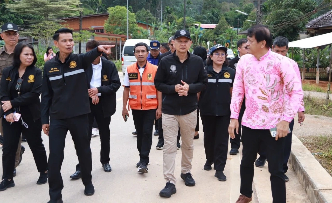"พิพัฒน์" มอบ “สาโรจน์” นำคณะแก้ปัญหาพื้นที่เสี่ยงอุทกภัย จ.ระนอง