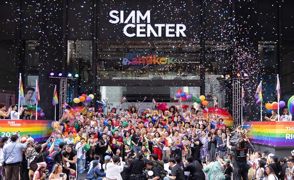 สยามพิวรรธน์ ร่วมขบวน Bangkok Pride Parade สุดยิ่งใหญ่พร้อมสนับสนุน บางกอกไพรด์ เดินหน้าสู่ Bangkok World Pride 