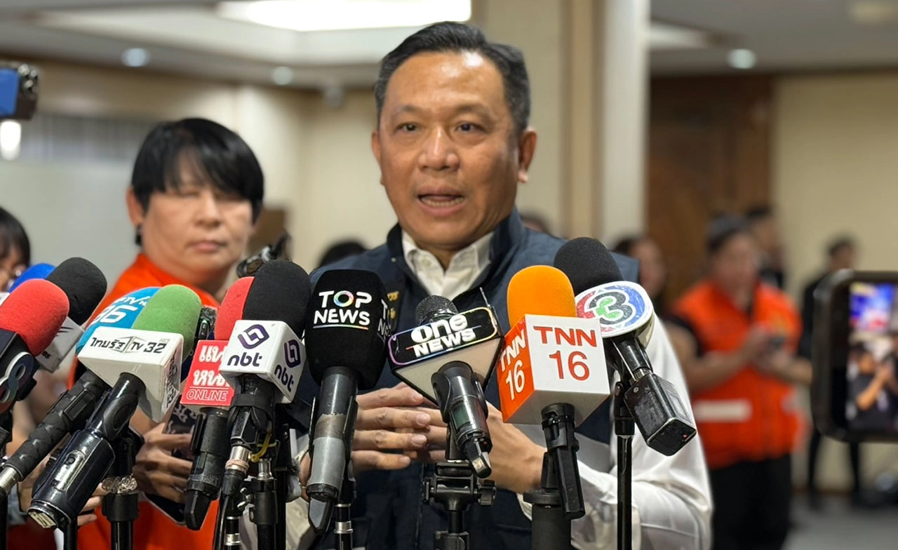 ระดมเรือดันน้ำปักหลักบางปะกง ระบายน้ำท่วมฉะเชิงเทรา-ปราจีนบุรี 