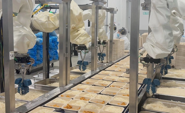 บริษัทสตาร์ตอัป Chef Robotics ทำสถิติเสิร์ฟอาหารครบ 100 ล้านมื้อ