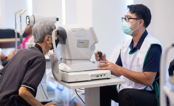 อายุ 50 ปีขึ้นไป ตรวจสุขภาพตา ผ่าต้อกระจกฟรี 