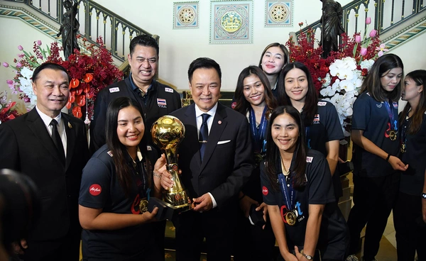 นายกฯ ต้อนรับฮีโร่นักตบสาวไทย ชื่นชมสร้างชื่อเสียงให้ประเทศ