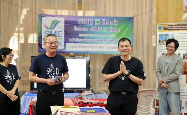SME D Bank ติดปีกชุมชนวัดย่านอ่างทอง (จุฬาโลก)