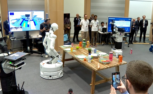 ยุคใหม่ของ “หุ่นยนต์ AI” ยุโรปโชว์นวัตกรรมล้ำ แต่ผู้เชี่ยวชาญเตือนงบพัฒนายังตามหลังจีน