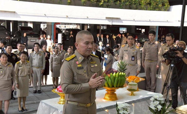 พลตำรวจโท รุทธพล เข้าปฏิบัติงานกระทรวงยุติธรรมวันแรก