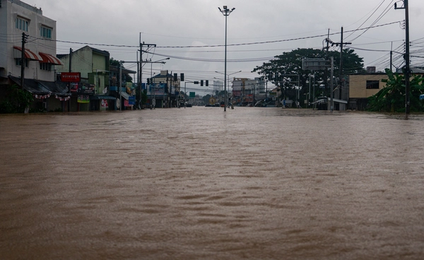 ร่องมรสุมแรง ฝนถล่มหลายพื้นที่ เตือน 27 จังหวัดเสี่ยงน้ำท่วม 6-9 ส.ค.
