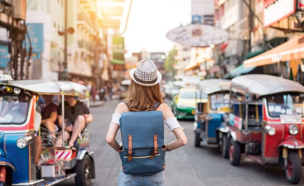 ไทยเนื้อหอม! นักท่องเที่ยวต่างชาติแห่เยือน สร้างเม็ดเงินกว่า 8 แสนล้านบาท