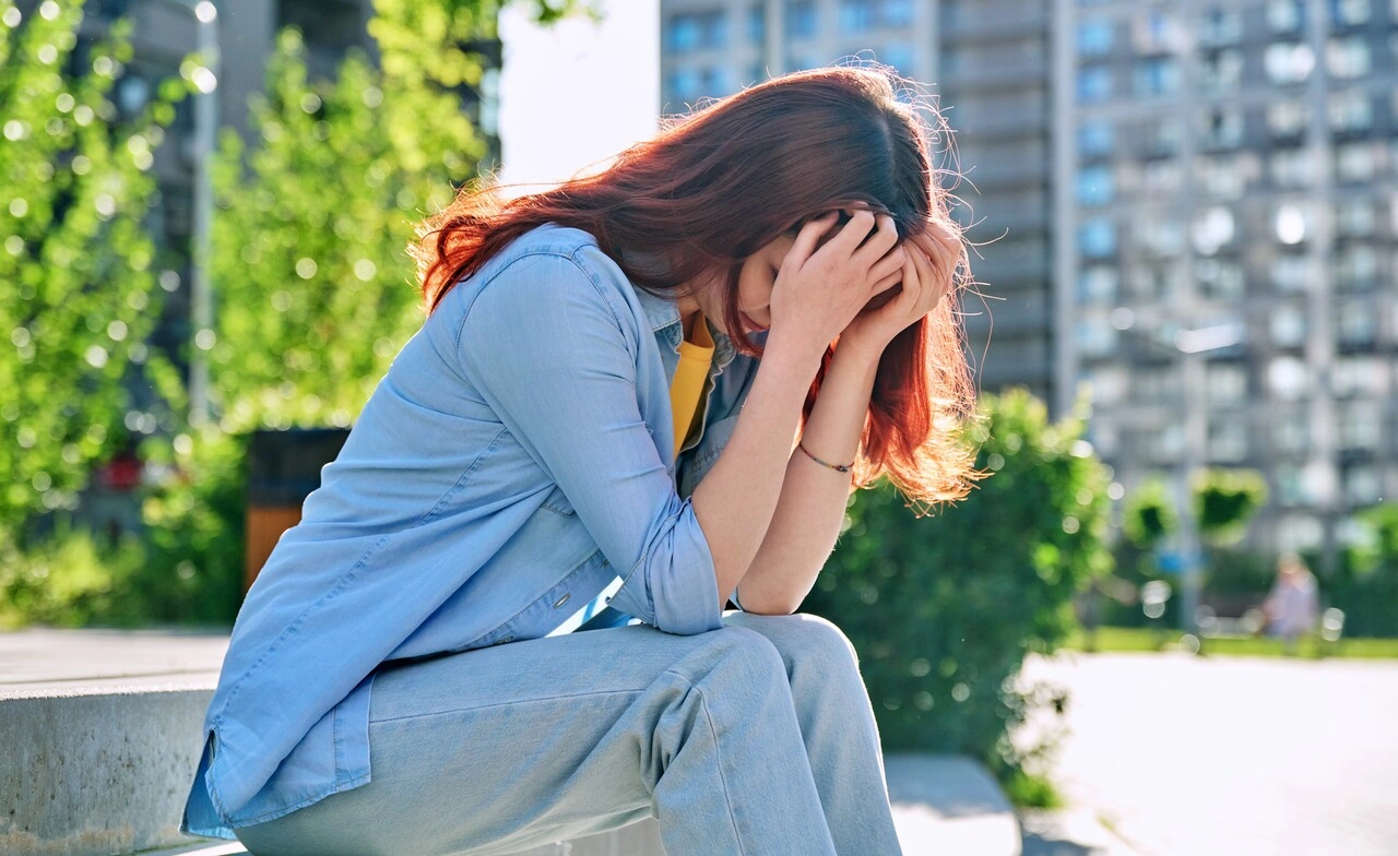 ปลดล็อกสมอง Overthinking เมื่อความกังวลกัดกินชีวิต จนลืมวิธีมี "ความสุข"