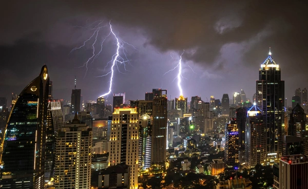 36 จังหวัดเช็กด่วน! อุตุฯ เตือน 29 ส.ค. "ฝนตกหนักถึงหนักมาก" ระวังน้ำท่วม