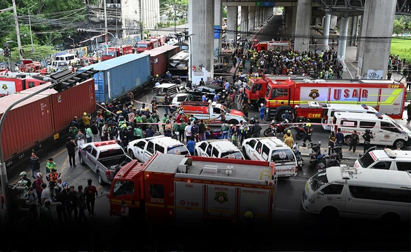  ไม้กั้นไม่ลง รถไฟเบรกไม่ทัน "คมนาคม" รายงานสาเหตุการณ์รถไฟชนรถเมล์ แยกมักกะสัน เร่งช่วยเหลือ สอบสวน 