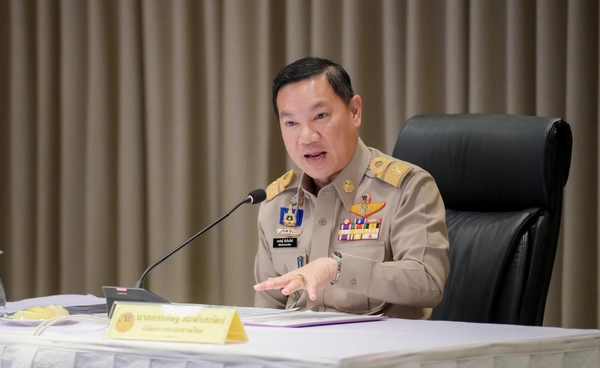 ปลัด มท. แจ้งผู้ว่าฯ 76 จังหวัดทั่วประเทศ ร่วมแก้ปัญหาราคามะพร้าวตกต่ำ