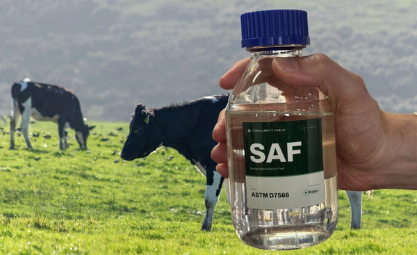 เชื้อเพลิงเครื่องบิน (SAF) จากมูลวัว 100% ครั้งแรกของโลกโดยอเมริกา ครบวงจรการผลิตตั้งแต่เป็นมูลจนเป็นเชื้อเพลิง