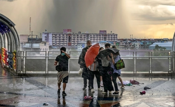 พยากรณ์อากาศวันหยุด 25-26 ก.ค. 69 เช็กพื้นที่ฝนลด-ฝนตกหนัก